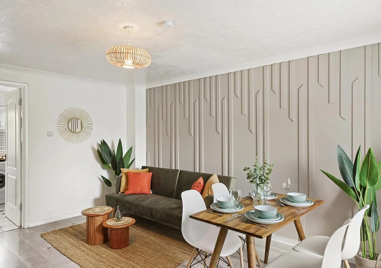 East London House Near Tube With Parking Villa Holiday home
